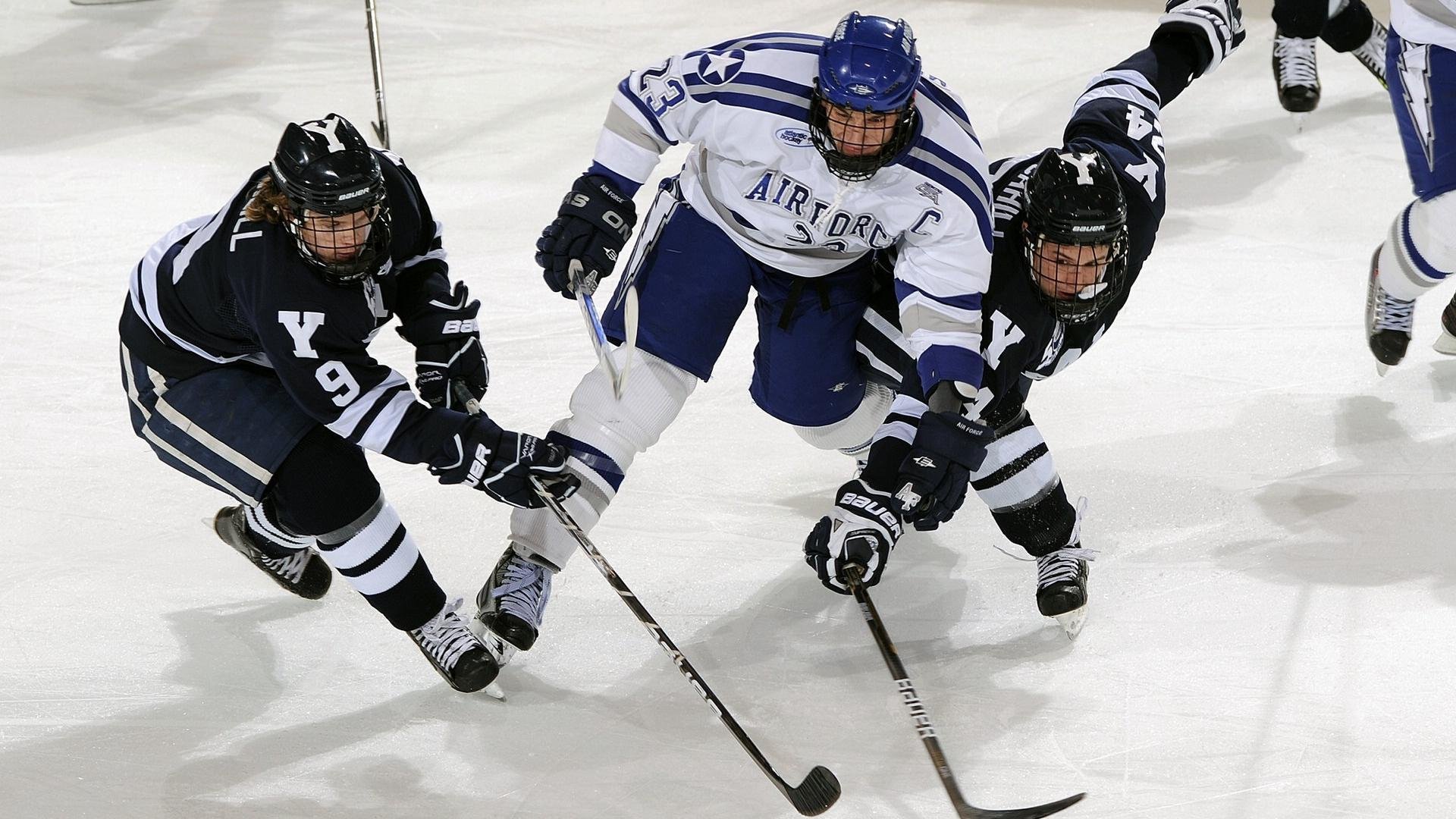 女子联赛尝试引入混合采访区增加媒体互动机会